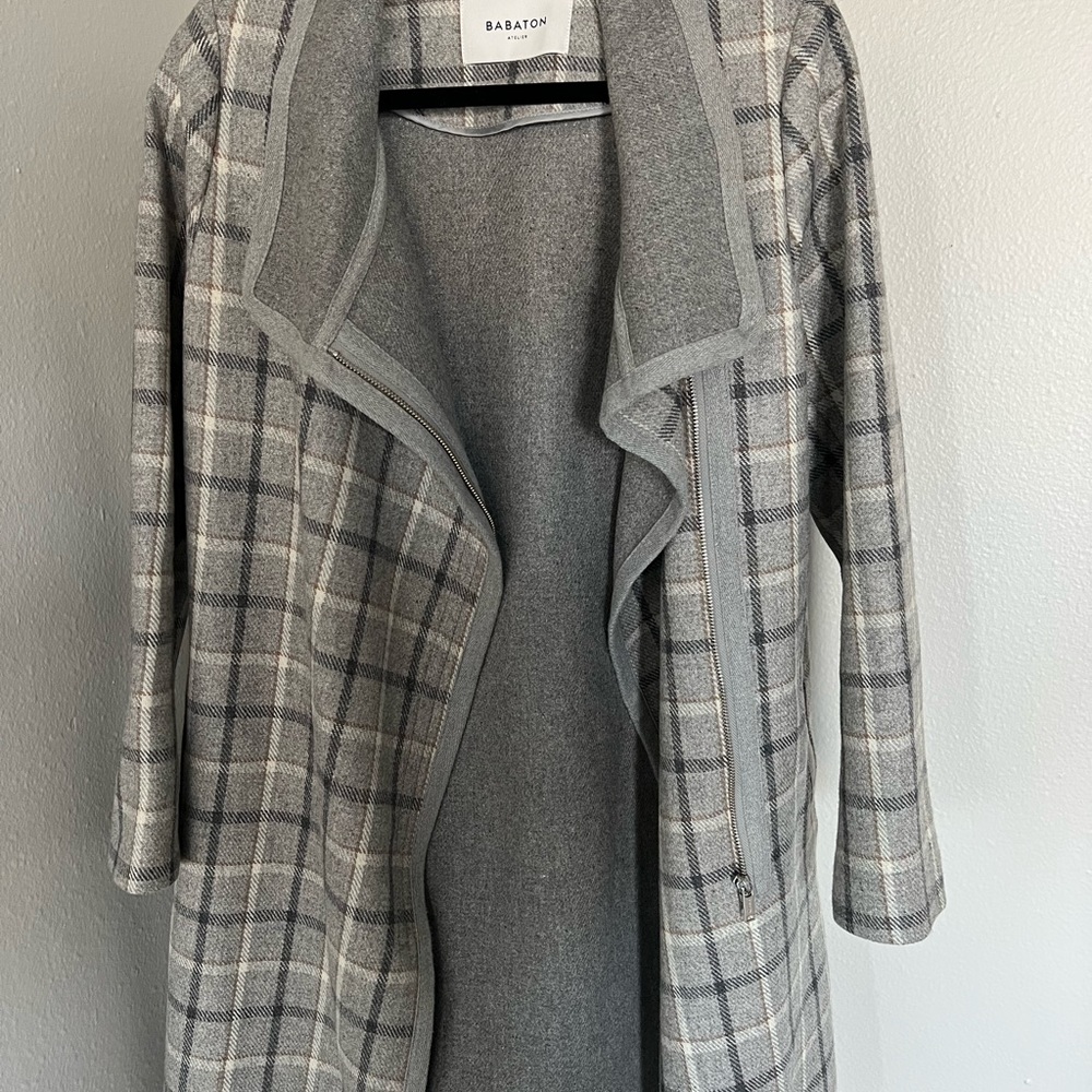 Aritzia Babaton Coat Women’s Size Medium  Gray Plaid